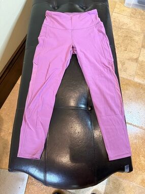 CALIA by Carrie Underwood Pink Lavender Active Leggings with 2 side Pockets.